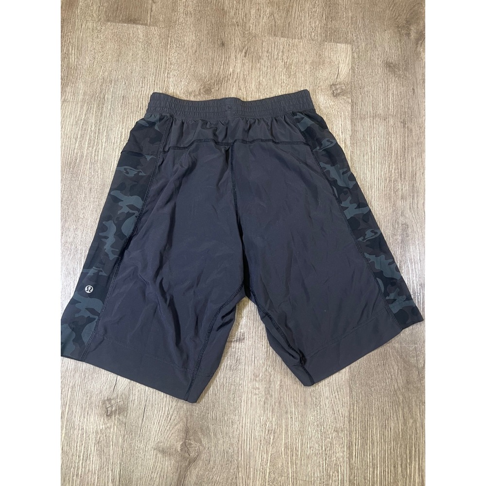 Lululemon Pace Breaker Shorts Mens Small Charcoal Grey Camo Side Panels‎ Running